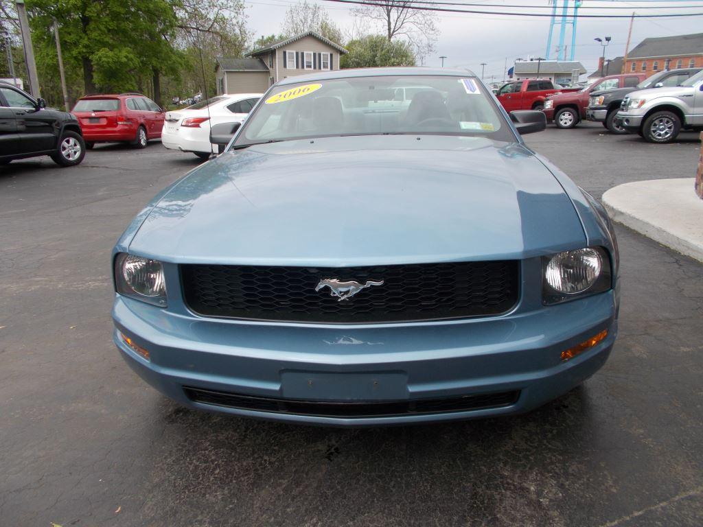 2006 Ford Mustang V6 Standard photo