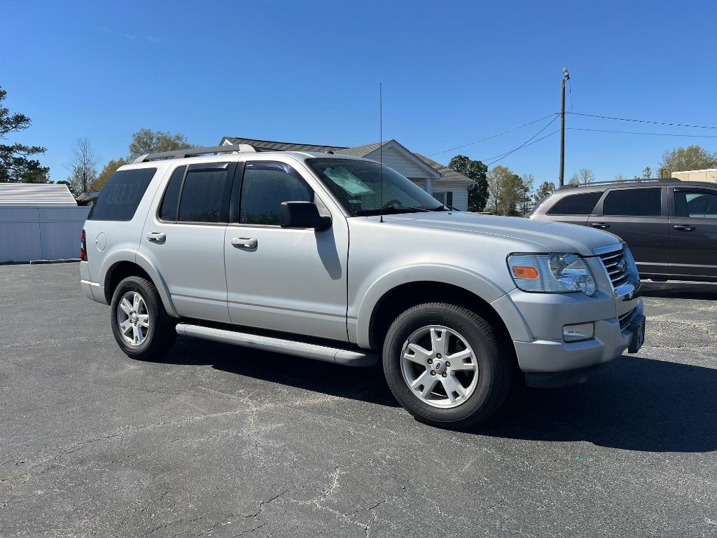 2010 Ford Explorer XLT photo