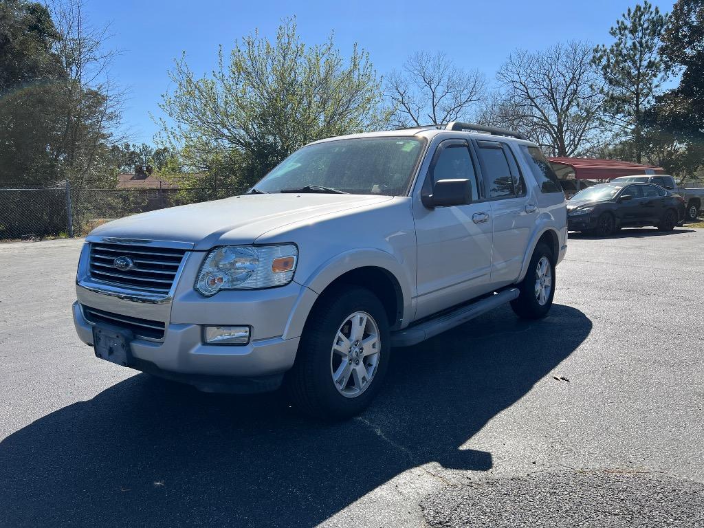 2010 Ford Explorer XLT photo