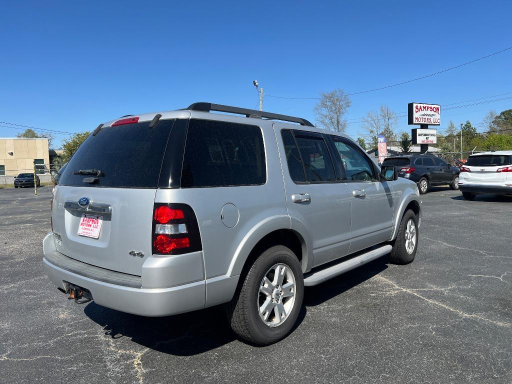 2010 Ford Explorer XLT photo