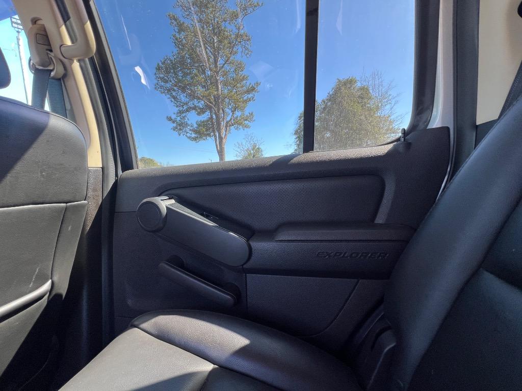 2010 Ford Explorer XLT photo