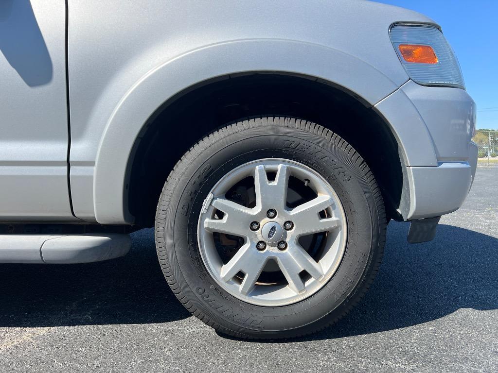2010 Ford Explorer XLT photo