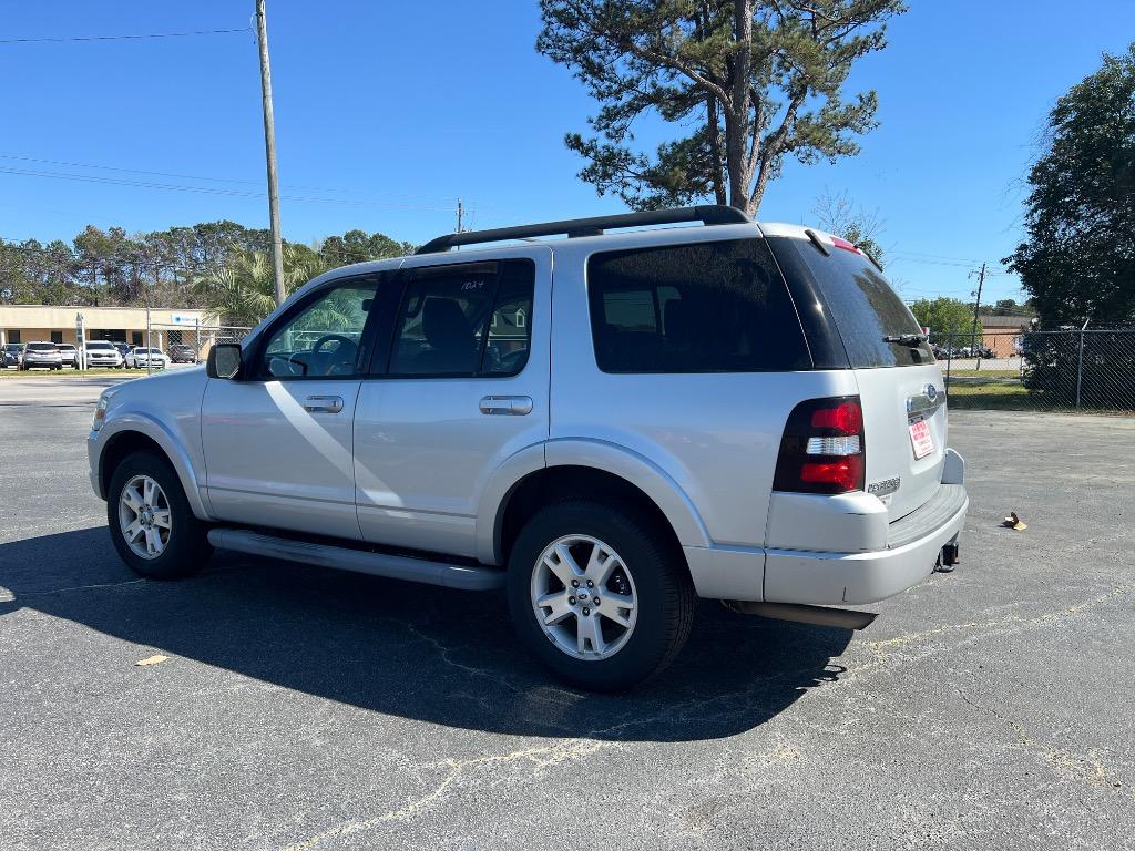 2010 Ford Explorer XLT photo