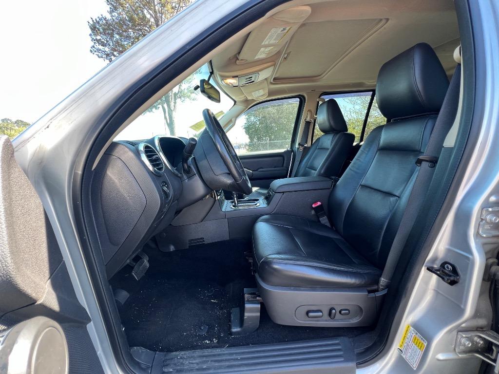 2010 Ford Explorer XLT photo