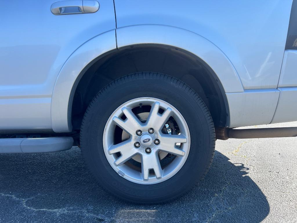 2010 Ford Explorer XLT photo