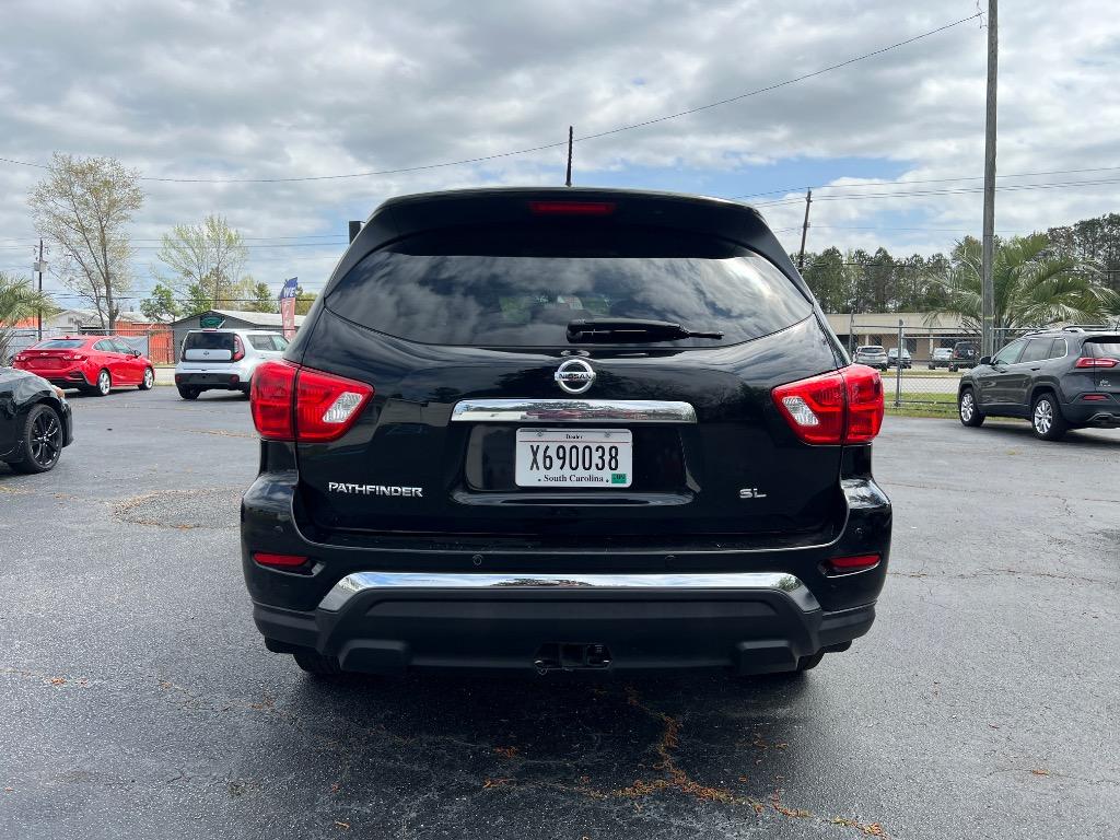 2017 Nissan Pathfinder SL photo