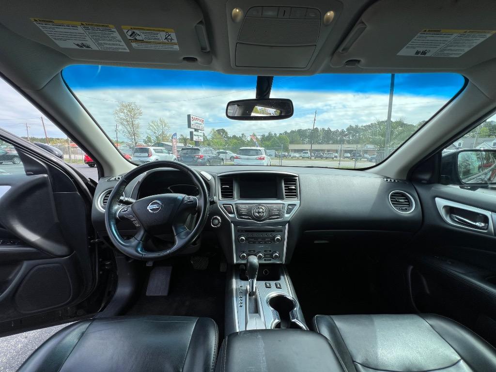 2017 Nissan Pathfinder SL photo