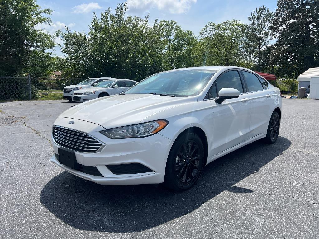 2017 Ford Fusion SE photo