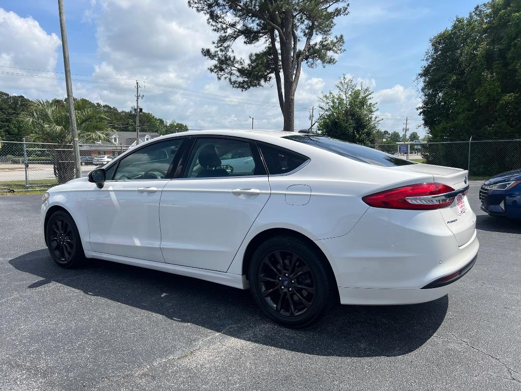 2017 Ford Fusion SE photo