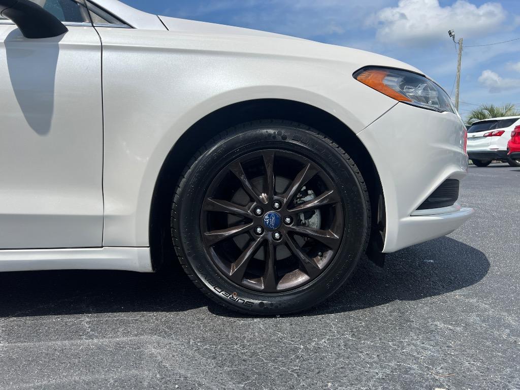 2017 Ford Fusion SE photo