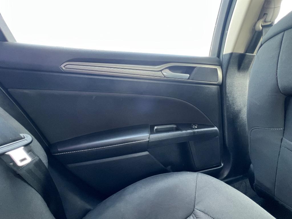 2017 Ford Fusion SE photo