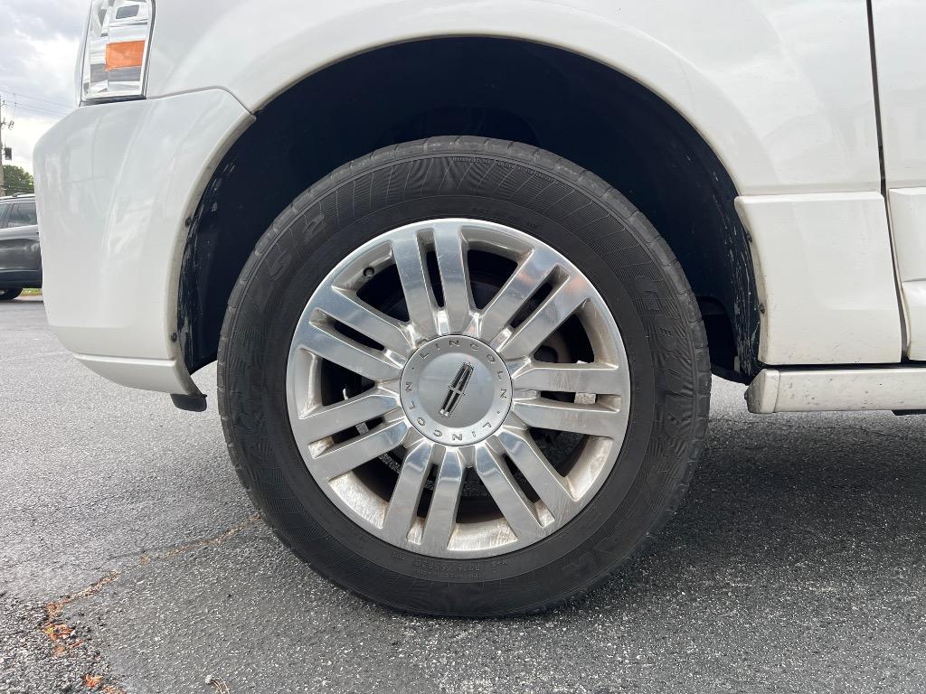 2014 Lincoln Navigator photo