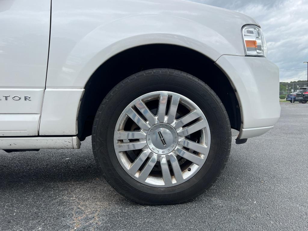 2014 Lincoln Navigator photo