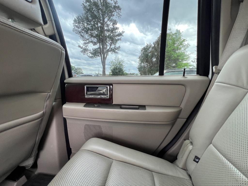 2014 Lincoln Navigator photo