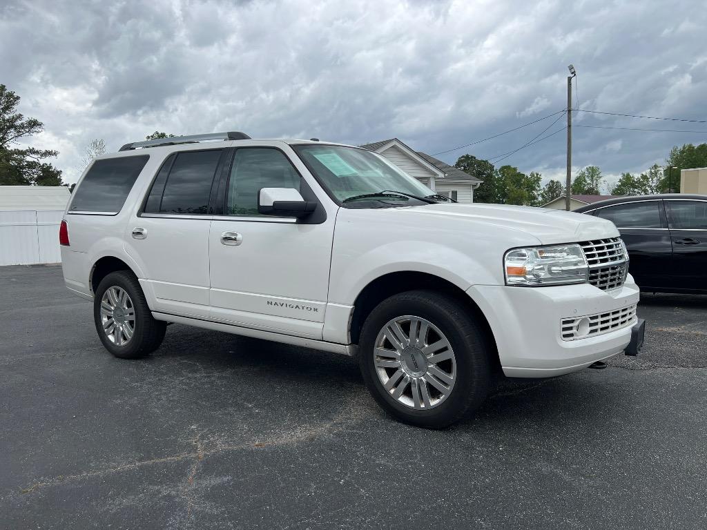 2014 Lincoln Navigator photo