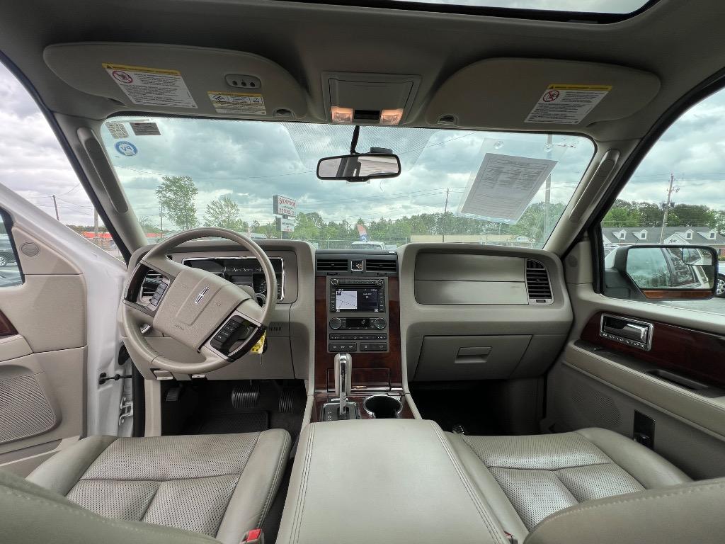 2014 Lincoln Navigator photo