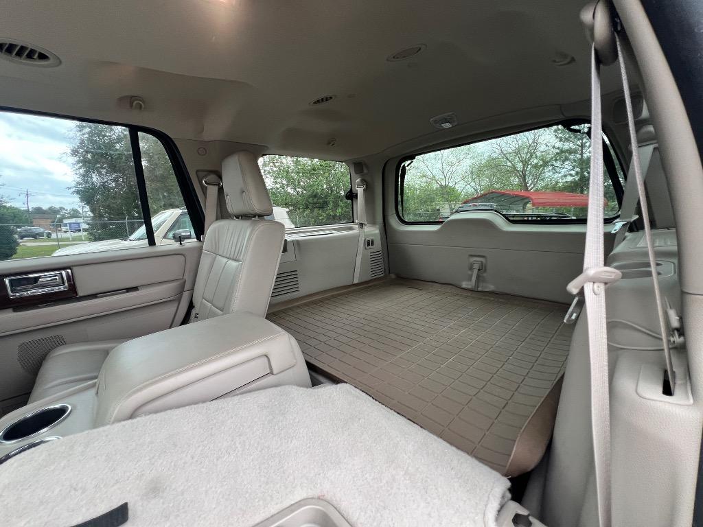 2014 Lincoln Navigator photo
