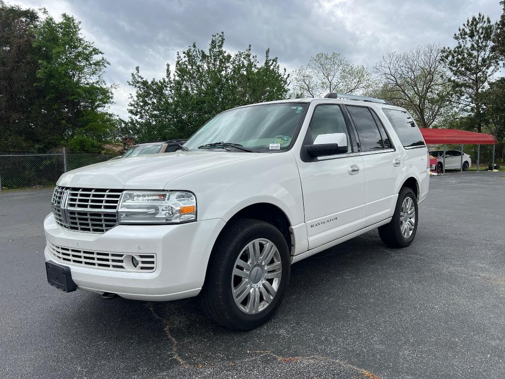 2014 Lincoln Navigator photo