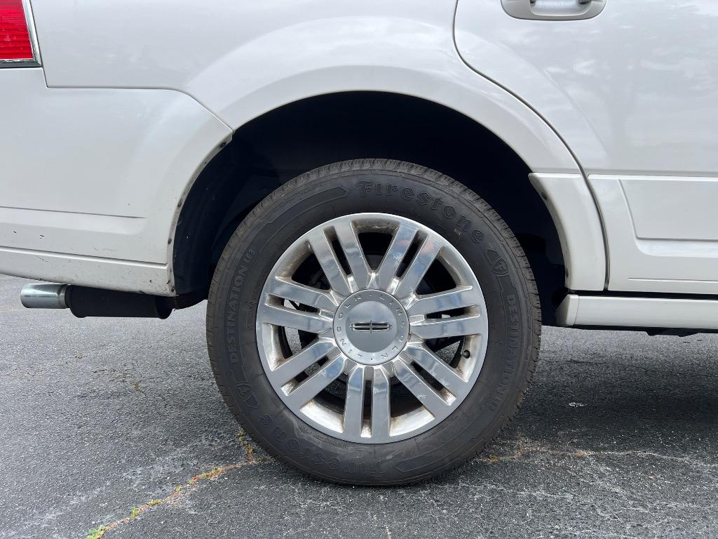 2014 Lincoln Navigator photo