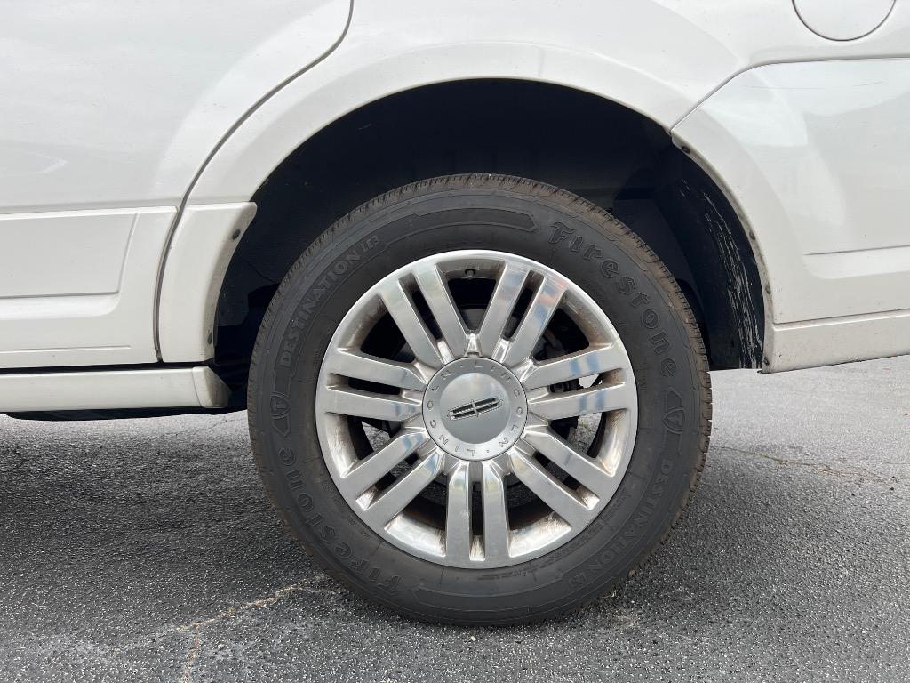 2014 Lincoln Navigator photo