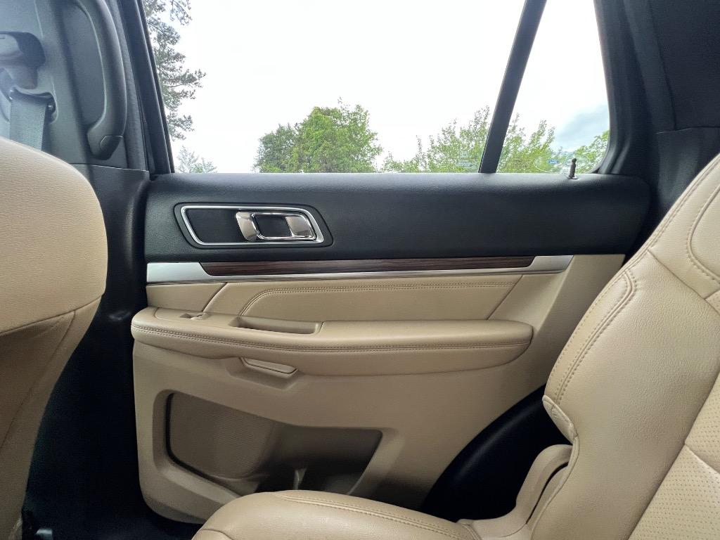 2017 Ford Explorer Limited photo