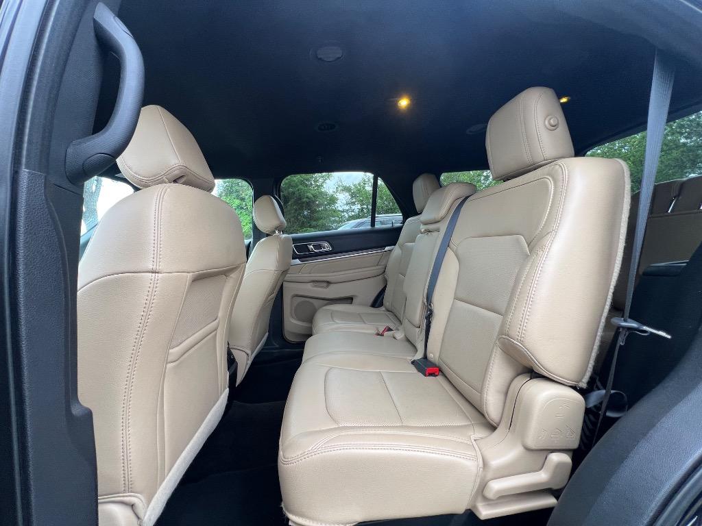 2017 Ford Explorer Limited photo