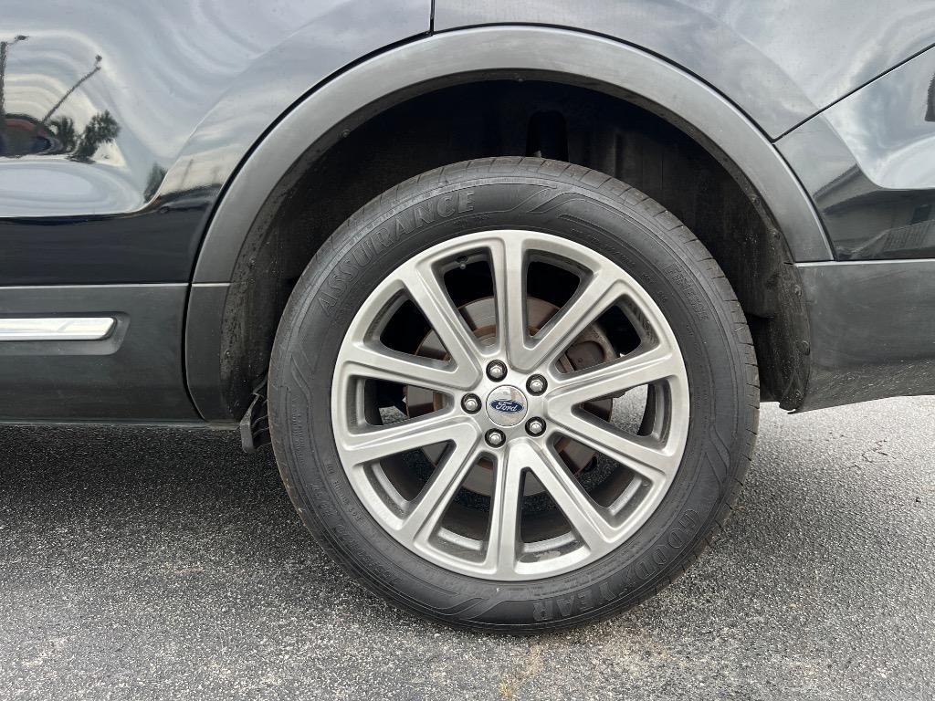 2017 Ford Explorer Limited photo