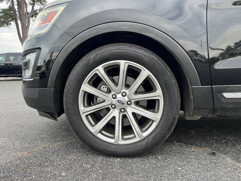 2017 Ford Explorer Limited photo