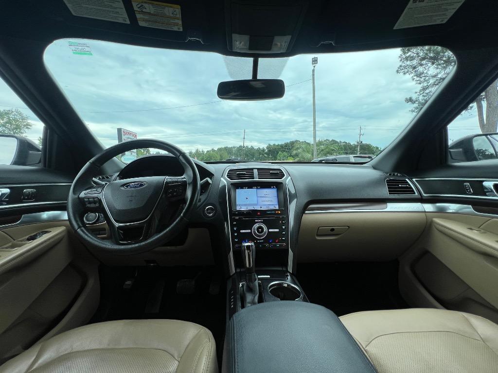 2017 Ford Explorer Limited photo