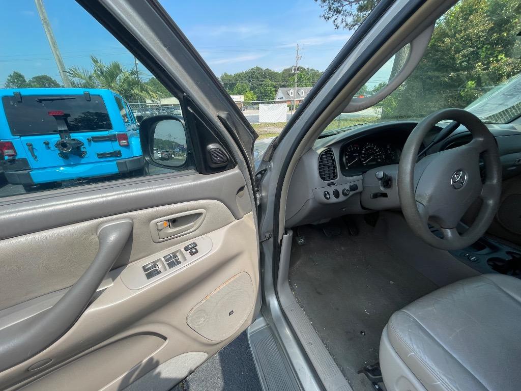 2006 Toyota Sequoia - $7,995