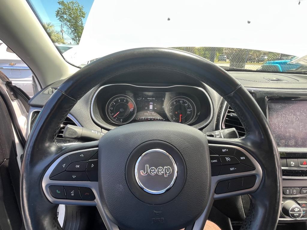 2019 Jeep Cherokee - $17,995