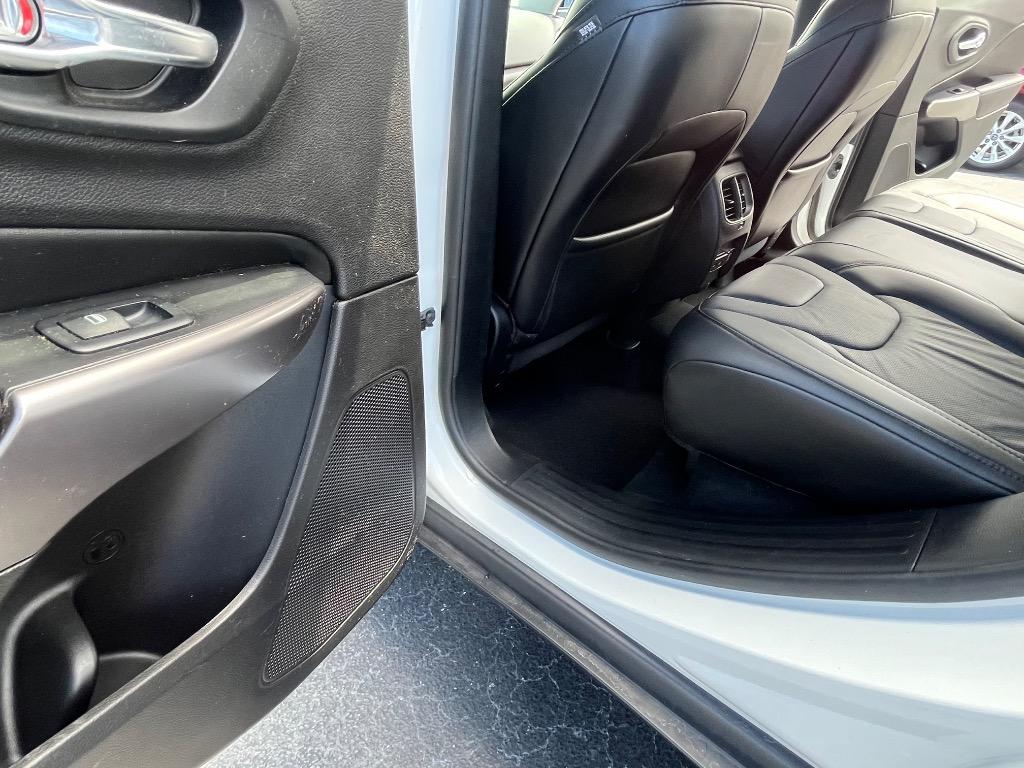 2019 Jeep Cherokee - $17,995