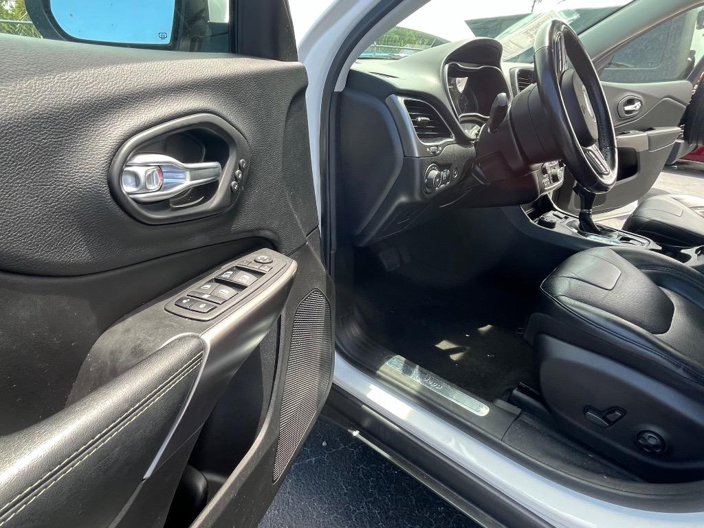 2019 Jeep Cherokee - $17,995
