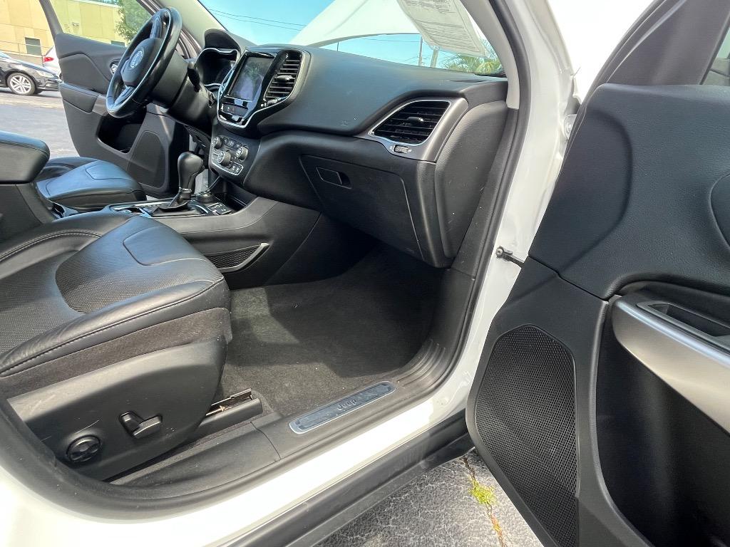 2019 Jeep Cherokee - $17,995