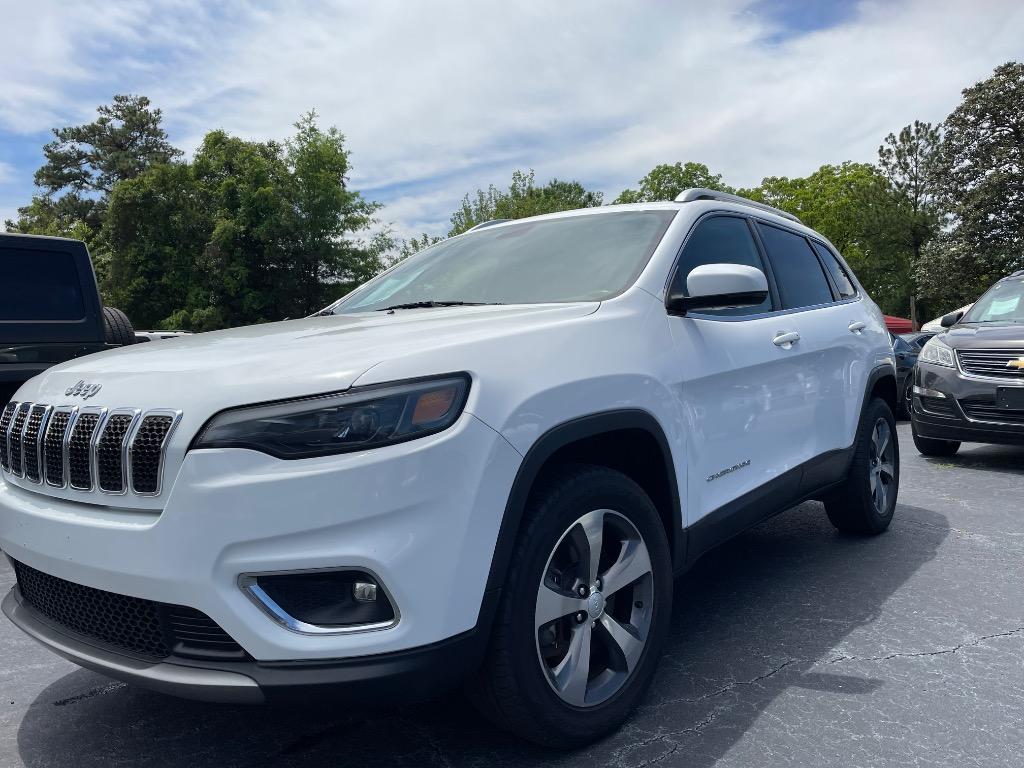 2019 Jeep Cherokee - $17,995