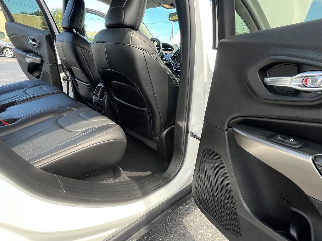 2019 Jeep Cherokee - $17,995