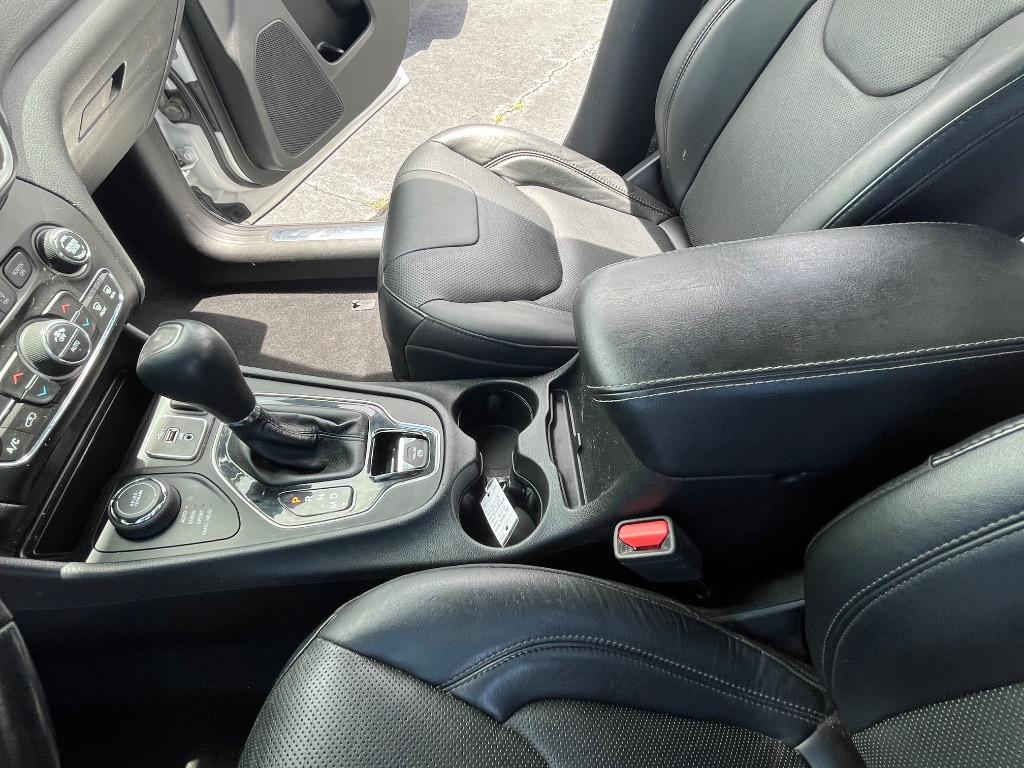 2019 Jeep Cherokee - $17,995