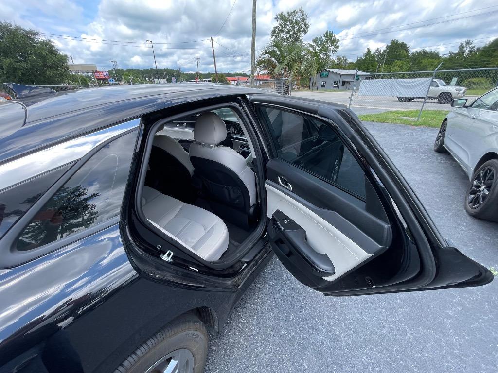 2022 Kia K5 - $15,995