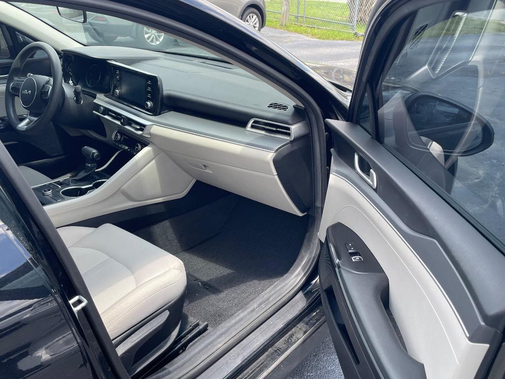 2022 Kia K5 - $15,995