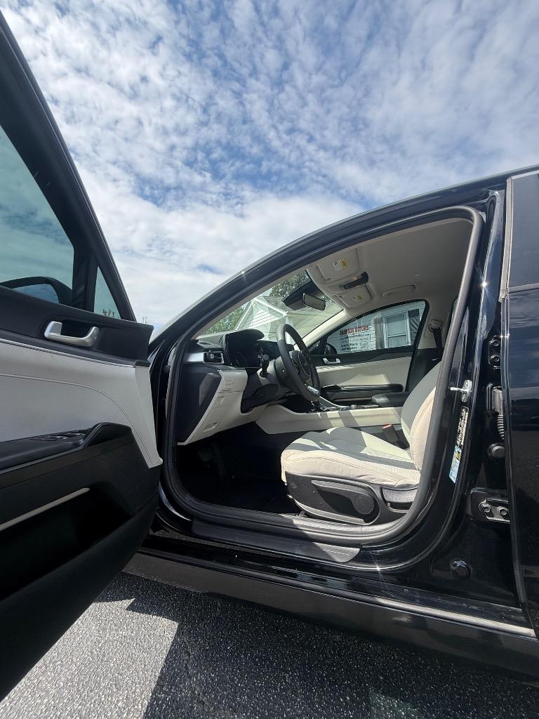 2022 Kia K5 - $15,995