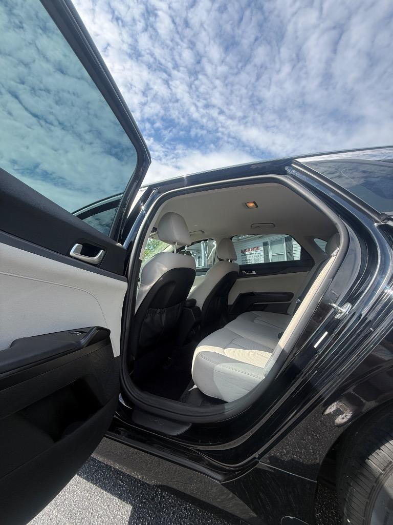 2022 Kia K5 - $15,995