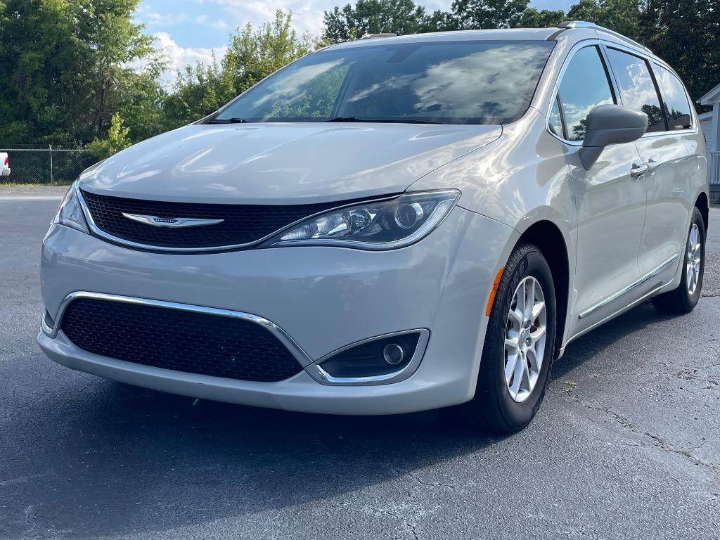 2020 Chrysler Pacifica - $16,995
