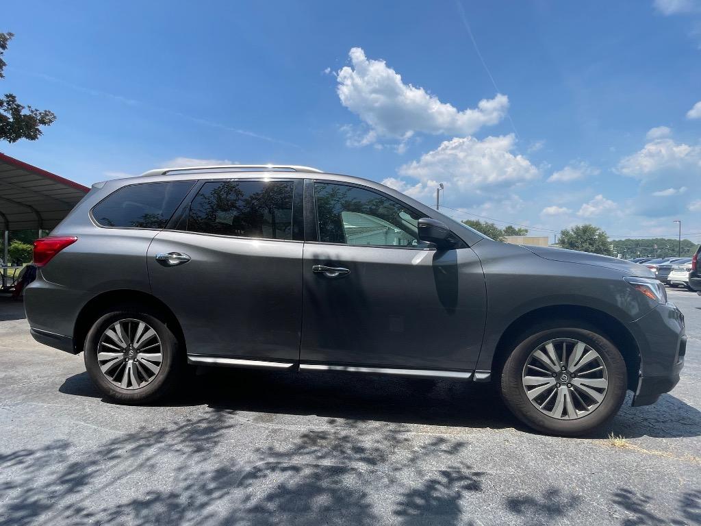2019 Nissan Pathfinder - $11,995