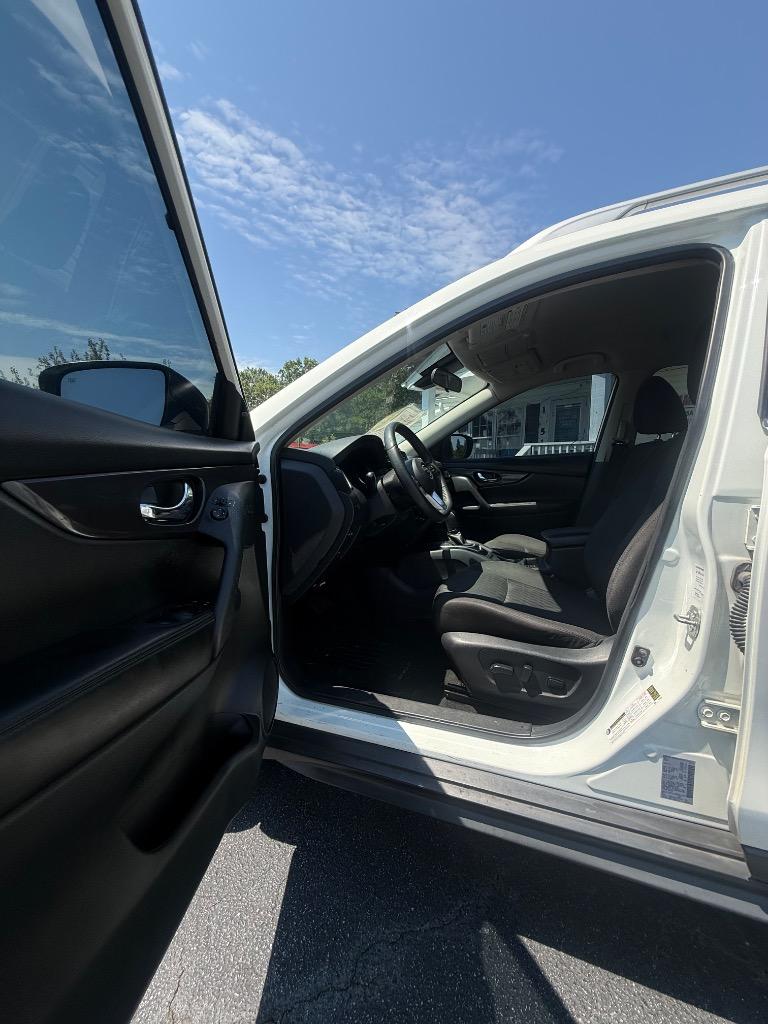 2020 Nissan Rogue - $10,995