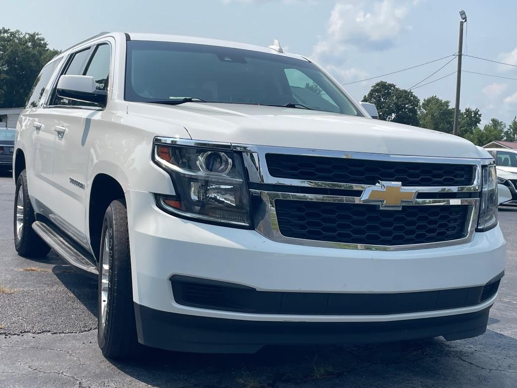 2016 Chevrolet Suburban - $16,995