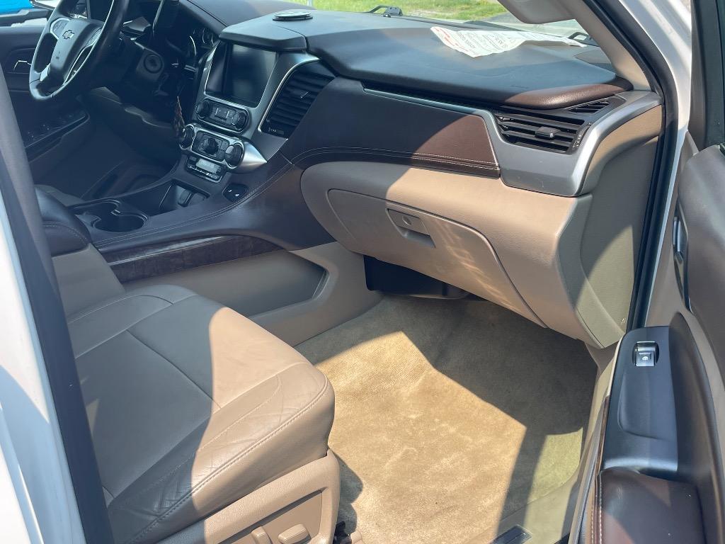2016 Chevrolet Suburban - $16,995