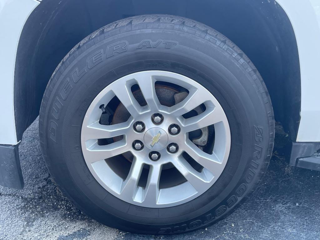 2016 Chevrolet Suburban - $16,995
