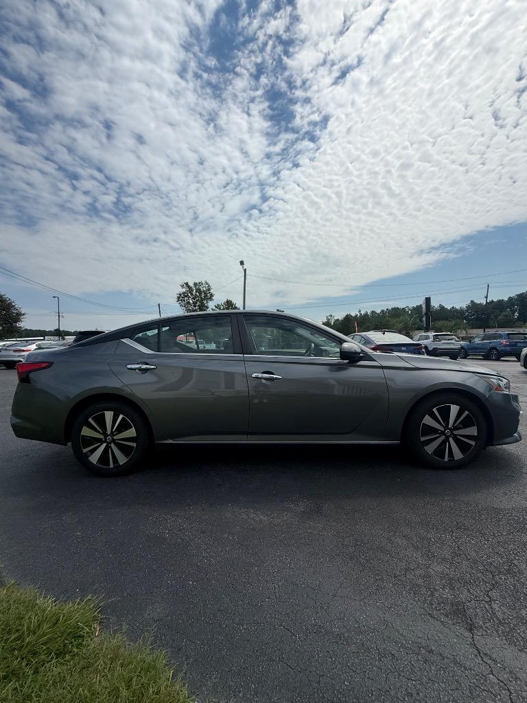 2022 Nissan Altima - $12,995