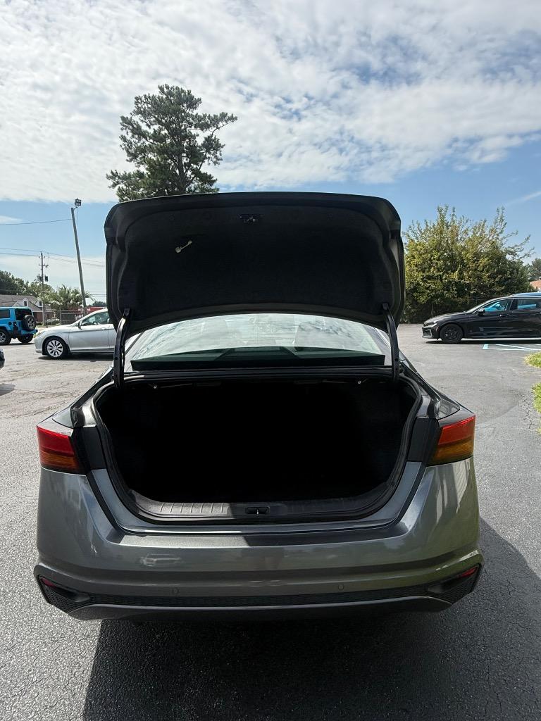 2022 Nissan Altima - $12,995
