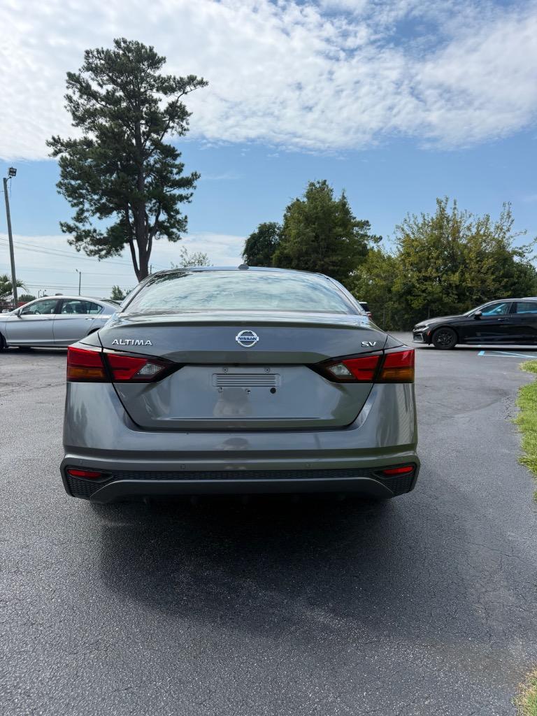 2022 Nissan Altima - $12,995